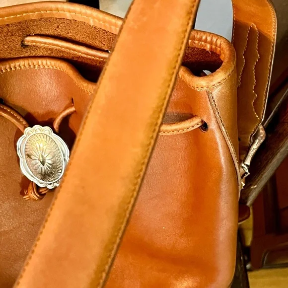 Brighton Concho Genuine Leather Bucket Bag Purse Like New - Picture 4 of 11